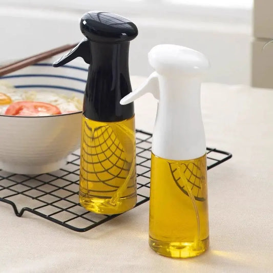 ChefMist oil sprayer PET bottles in black and white